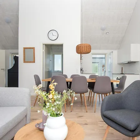 4 Bedroom Pet Friendly In Romo *